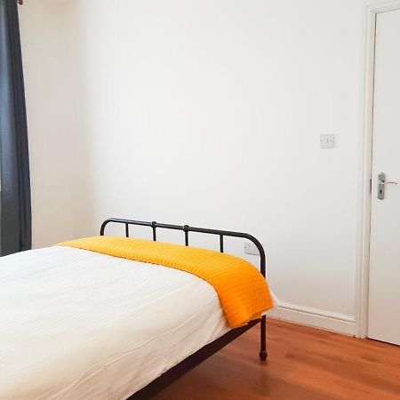 Appartement Acacia Flat 189 In Wembley à Londres Extérieur photo